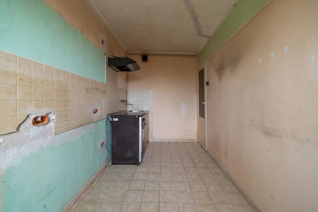 Outdated Classic Kitchen
